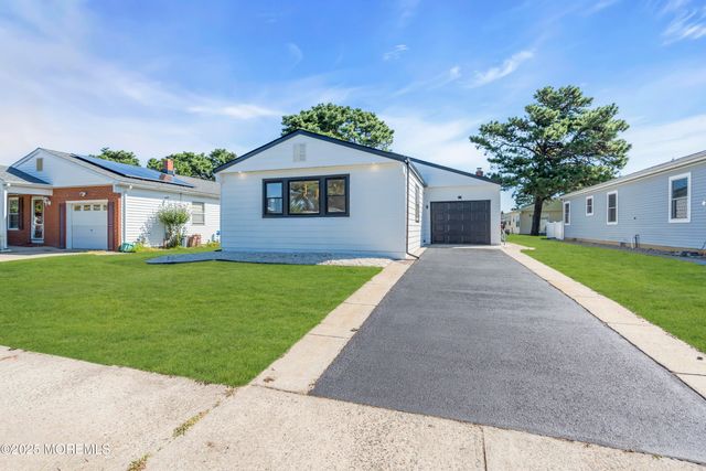 143 Davenport Road, Toms River, NJ 08757