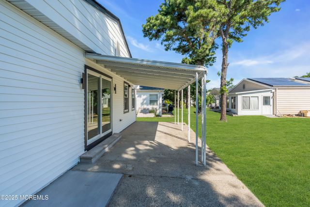 143 Davenport Road, Toms River, NJ 08757