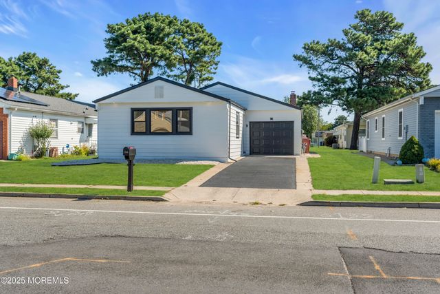 143 Davenport Road, Toms River, NJ 08757