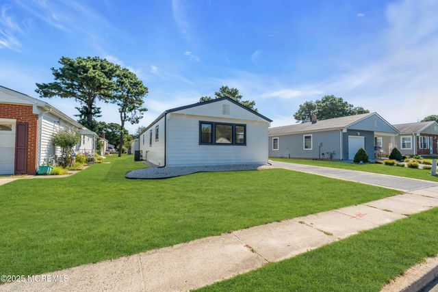 143 Davenport Road, Toms River, NJ 08757