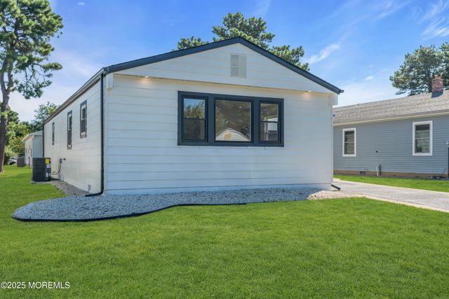 143 Davenport Road, Toms River, NJ 08757