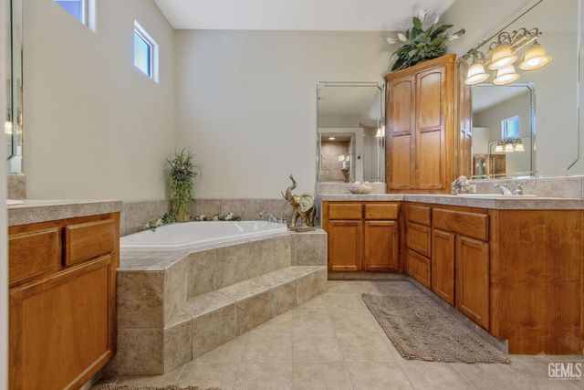 11305 Andretti, Bakersfield, CA 93312