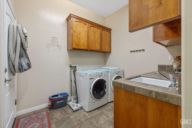 11305 Andretti, Bakersfield, CA 93312