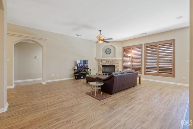 11305 Andretti, Bakersfield, CA 93312