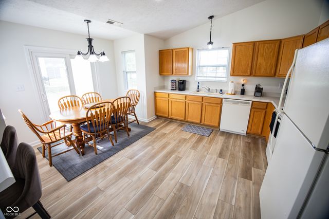 6735 W Odessa Way, Mccordsville, IN 46055