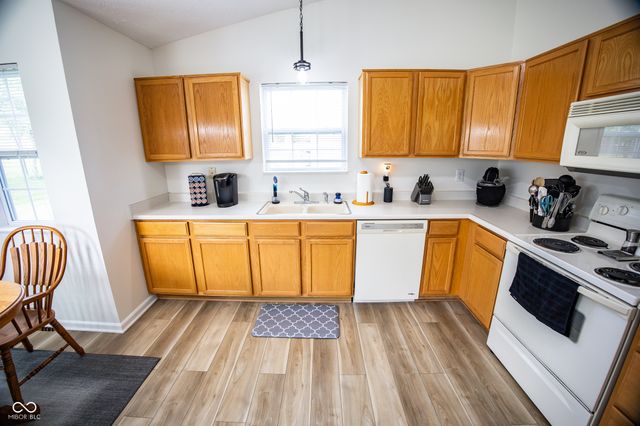 6735 W Odessa Way, Mccordsville, IN 46055