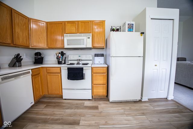 6735 W Odessa Way, Mccordsville, IN 46055
