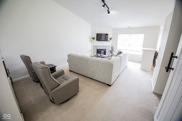 6735 W Odessa Way, Mccordsville, IN 46055