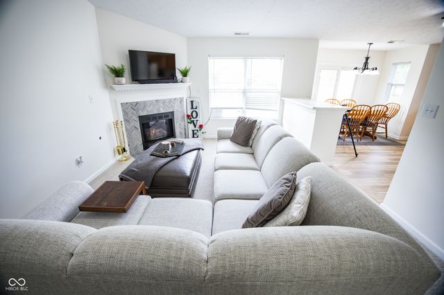 6735 W Odessa Way, Mccordsville, IN 46055