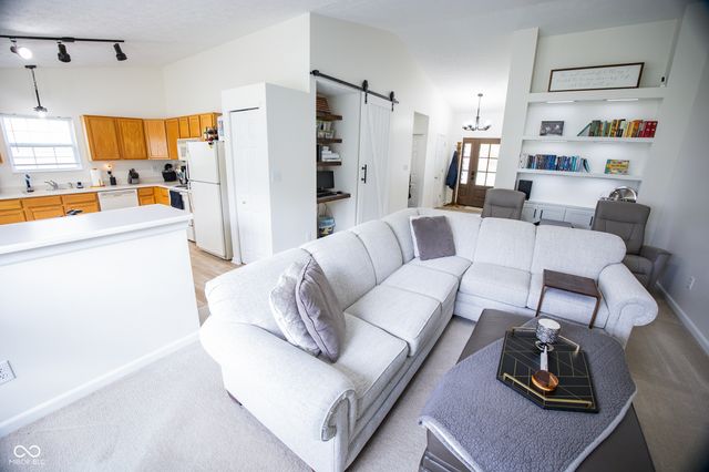 6735 W Odessa Way, Mccordsville, IN 46055