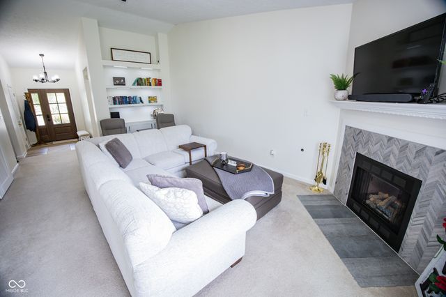 6735 W Odessa Way, Mccordsville, IN 46055