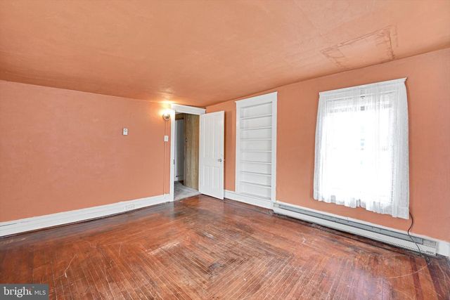 10 E GRAND AVE, Tower City, PA 17980