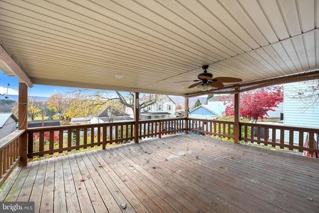 10 E GRAND AVE, Tower City, PA 17980