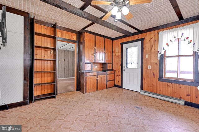 10 E GRAND AVE, Tower City, PA 17980