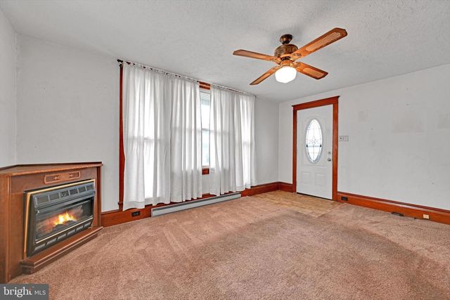 10 E GRAND AVE, Tower City, PA 17980