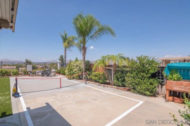 15325 E La Casa Dr, Moreno Valley, CA 92555