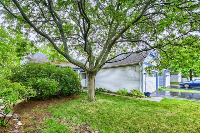 108 E Big Horn Drive, Grayslake, IL 60030