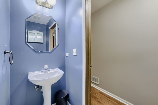 108 E Big Horn Drive, Grayslake, IL 60030