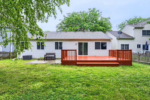 108 E Big Horn Drive, Grayslake, IL 60030
