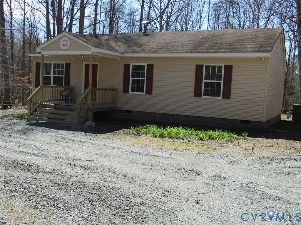 5705 Community House Rd, Columbia, VA 23038
