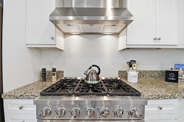 1612 Rose Clover St, Santa Rosa, CA 95403