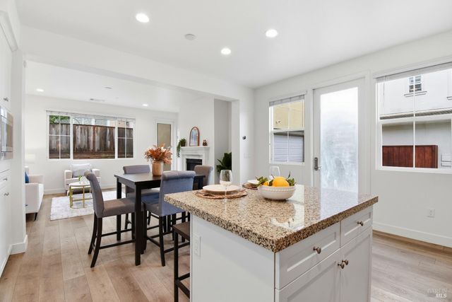 1612 Rose Clover St, Santa Rosa, CA 95403