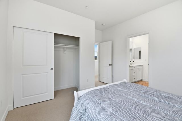 1612 Rose Clover St, Santa Rosa, CA 95403