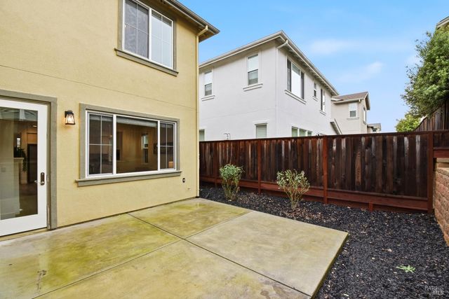 1612 Rose Clover St, Santa Rosa, CA 95403
