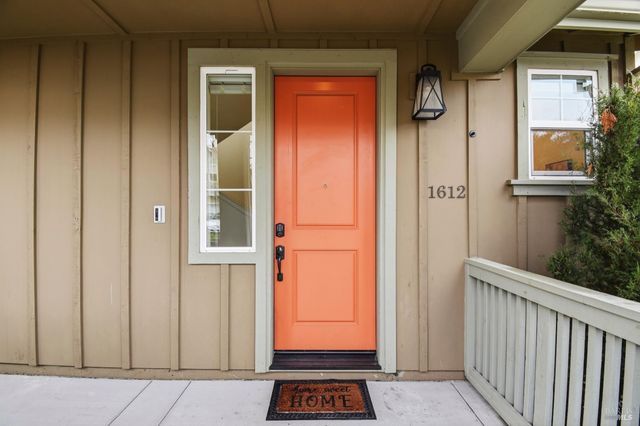 1612 Rose Clover St, Santa Rosa, CA 95403