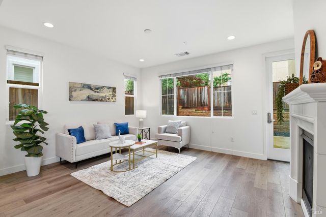 1612 Rose Clover St, Santa Rosa, CA 95403