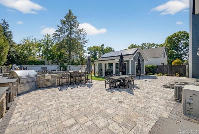 20 Westbridge Drive, Babylon, NY 11702