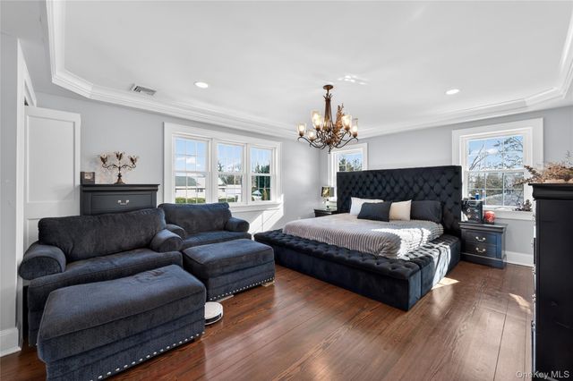 20 Westbridge Drive, Babylon, NY 11702