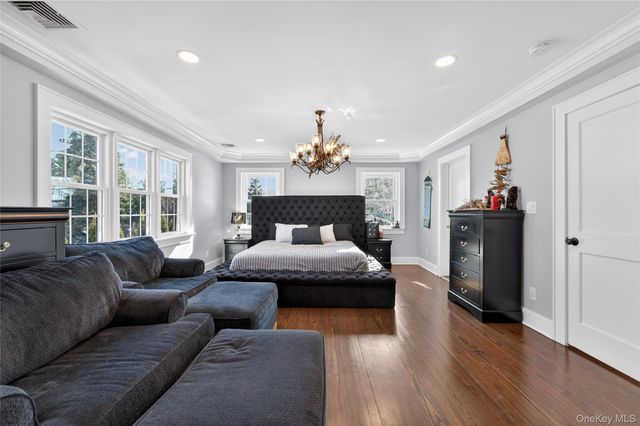 20 Westbridge Drive, Babylon, NY 11702