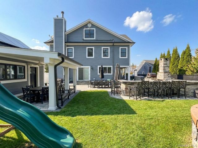 20 Westbridge Drive, Babylon, NY 11702