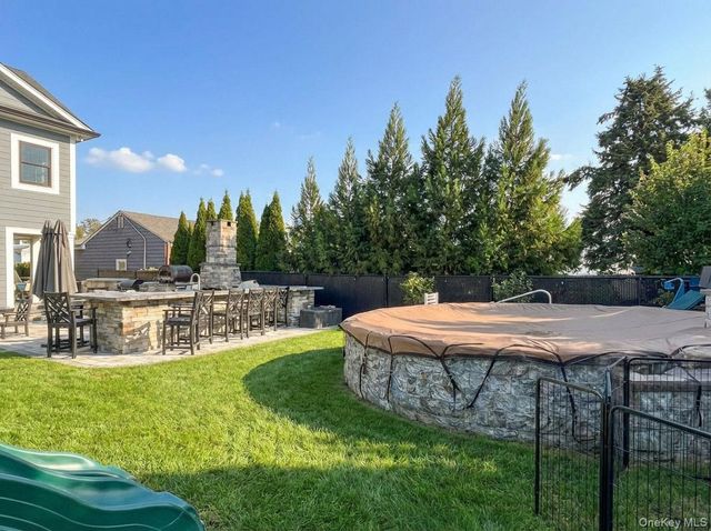 20 Westbridge Drive, Babylon, NY 11702