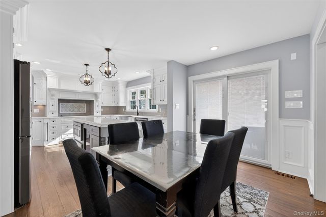 20 Westbridge Drive, Babylon, NY 11702