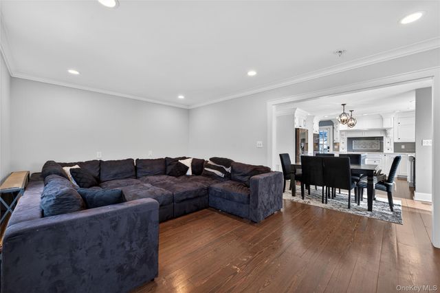 20 Westbridge Drive, Babylon, NY 11702