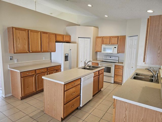 2510 SW Chestnut Lane, Port St Lucie, FL 34953