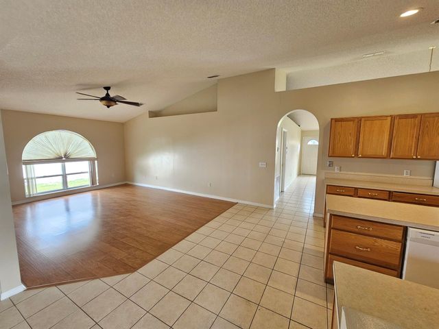 2510 SW Chestnut Lane, Port St Lucie, FL 34953