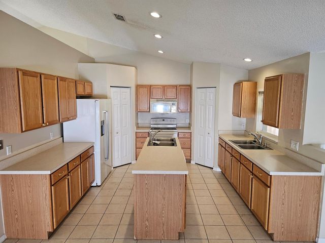 2510 SW Chestnut Lane, Port St Lucie, FL 34953