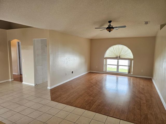 2510 SW Chestnut Lane, Port St Lucie, FL 34953