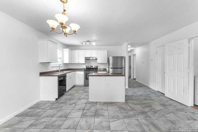 11243 Country, San Antonio, TX 78252