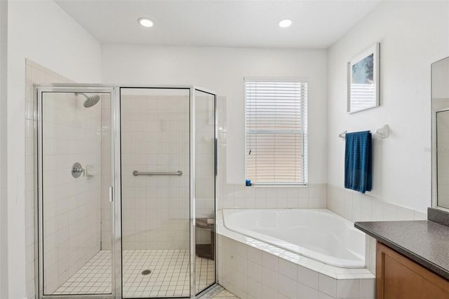 3704 EAGLE ISLE CIRCLE, Kissimmee, FL 34746