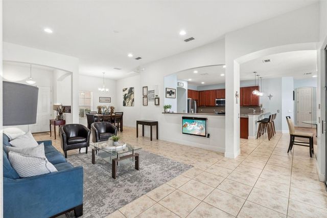 3704 EAGLE ISLE CIRCLE, Kissimmee, FL 34746