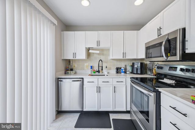 11016 SENTRY RIDGE RD, Manassas, VA 20109