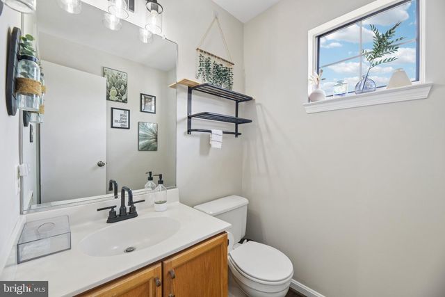 11016 SENTRY RIDGE RD, Manassas, VA 20109