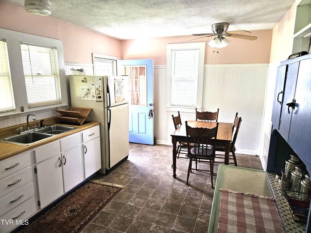 205 North Boyd Street, Rogersville, TN 37857