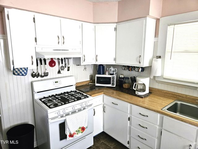 205 North Boyd Street, Rogersville, TN 37857