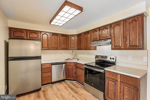 2010 WINTERGREEN PL, Baltimore, MD 21237