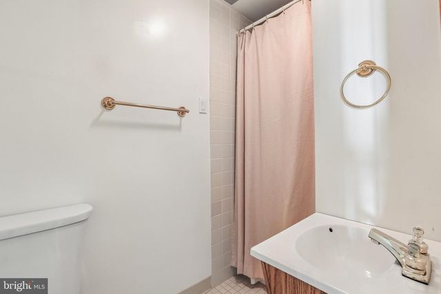 2010 WINTERGREEN PL, Baltimore, MD 21237